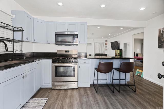 Detail Gallery Image 9 of 34 For 10517 S Normandie Ave., Los Angeles,  CA 90044 - 3 Beds | 1/1 Baths