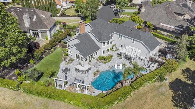 91 RED CYPRESS CT, Danville CA: https://media.crmls.org/mediaz/01863fde-f3f8-4ba7-86d0-a6d10fafd866.jpg