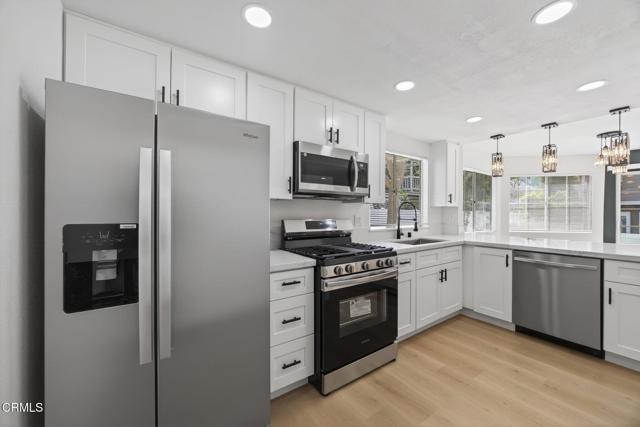 Detail Gallery Image 10 of 25 For 1948 Rory Ln #5,  Simi Valley,  CA 93063 - 2 Beds | 2/1 Baths