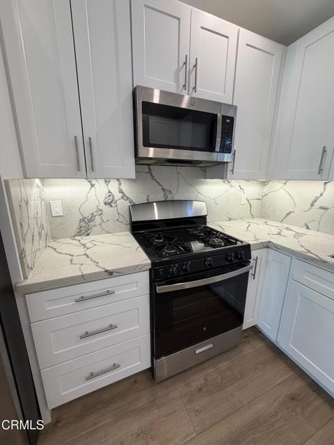 Detail Gallery Image 3 of 9 For 1298 N Dominion Ave, Pasadena,  CA 91104 - 2 Beds | 2 Baths