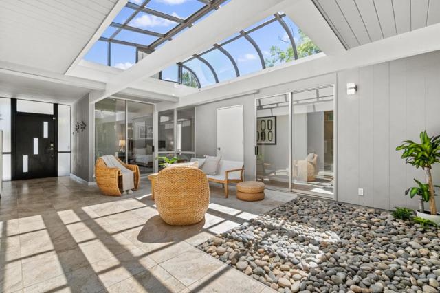 969 Eichler Drive, Mountain View CA: https://media.crmls.org/mediaz/0188816c-4e30-4d08-a926-96fe0699af72.jpg