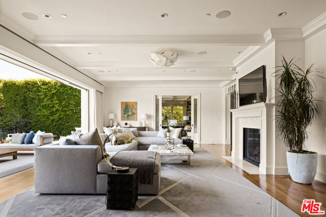 1232 Corsica Drive, Pacific Palisades CA: https://media.crmls.org/mediaz/018a0225-305f-42b2-8663-0fbb4d2e850d.jpg