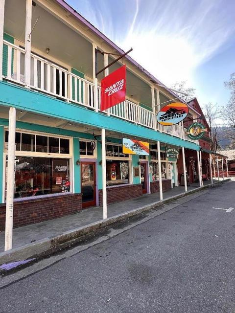 21791 Highway 49, Downieville CA: https://media.crmls.org/mediaz/018ac2c4-a8a3-4049-86c6-c5632a4db856.jpg