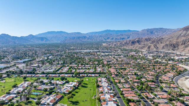 133 Torremolinos Drive, Rancho Mirage CA: https://media.crmls.org/mediaz/018adc63-f45b-46cf-9b98-c79b95543a6e.jpg