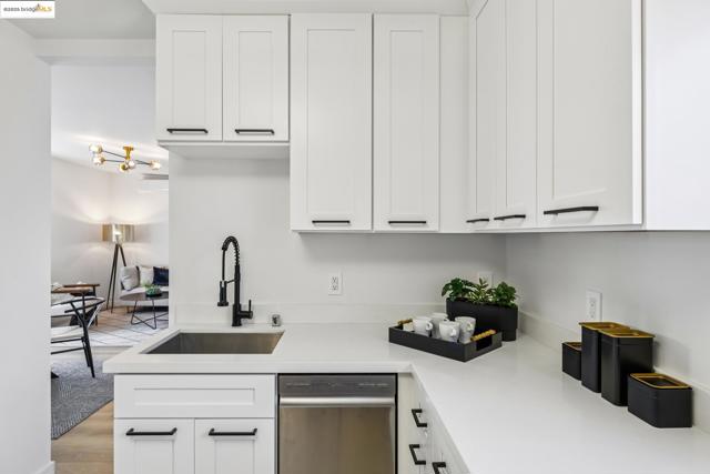 904 41st St, Oakland CA: https://media.crmls.org/mediaz/018b2f16-a767-4171-afd3-ab24ae1640be.jpg