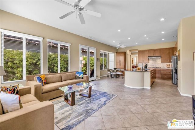 109 Shoreline Drive, Rancho Mirage CA: https://media.crmls.org/mediaz/018be73e-257f-4368-8b59-61d9af0f18e0.jpg