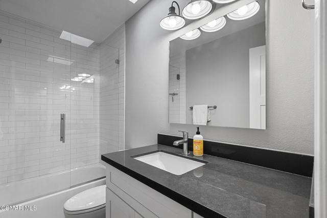 32140 Watergate Road, Westlake Village CA: https://media.crmls.org/mediaz/018c1d3b-00ff-4ad2-ba10-eec559d5f94a.jpg