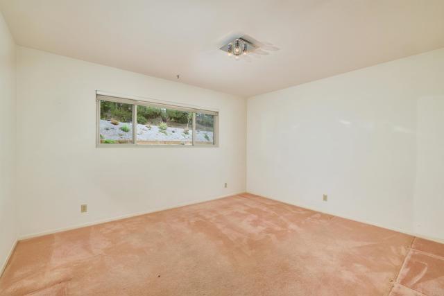 3190 Falcon Drive, Carlsbad CA: https://media.crmls.org/mediaz/018c8959-db9f-4dea-b826-d966babe0c4c.jpg