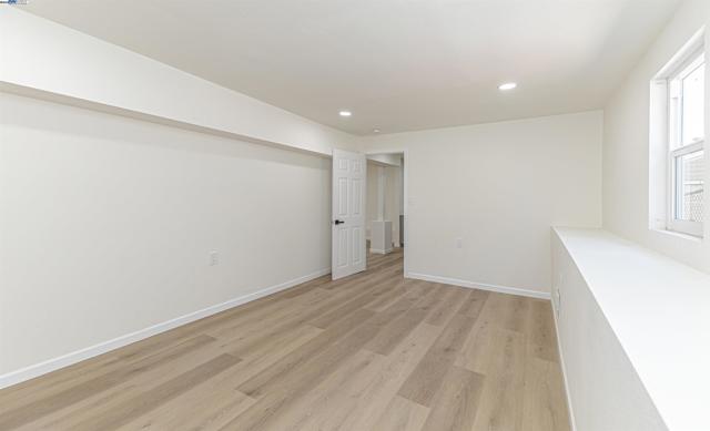 4015 SAN JUAN ST, Oakland CA: https://media.crmls.org/mediaz/018cb48d-accb-4405-9464-da5b757a418f.jpg