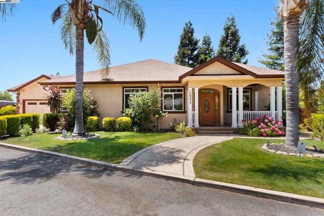 1673 Richardson Court, Concord CA: https://media.crmls.org/mediaz/018ce11e-0c52-4f85-8e9d-6abfb09c2c05.jpg
