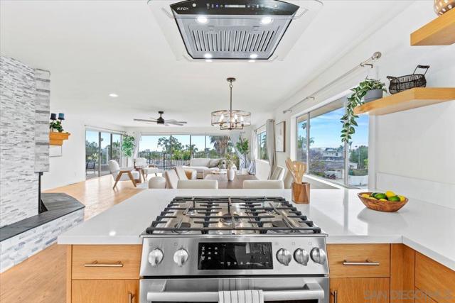 5021 Foothill Blvd, San Diego CA: https://media.crmls.org/mediaz/018d7af6-76b7-4824-9d95-398bb1126ba4.jpg