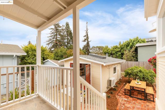 2941 Madeline St, Oakland CA: https://media.crmls.org/mediaz/018d852c-06e9-458f-8891-09d21d07aa6f.jpg