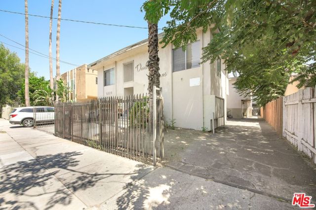 6626 Darby Avenue photo 1