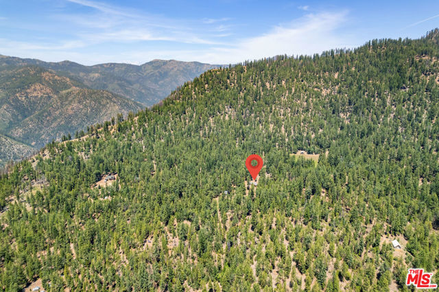 15050 Scott Bar Mountain Lookout Road, Fort Jones CA: https://media.crmls.org/mediaz/018de90e-87f1-4ee8-bc57-7af7bf5d4720.jpg