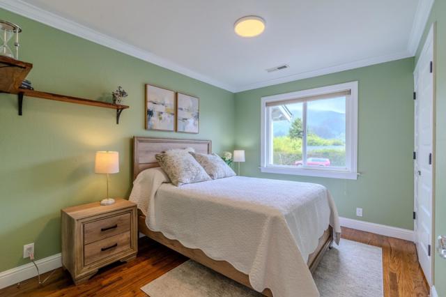 1203 Linda Mar Boulevard, Pacifica CA: https://media.crmls.org/mediaz/018e32c8-f478-41dd-bc3e-68e7e1251236.jpg