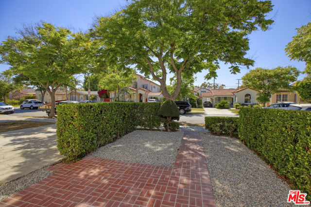 426 South Swall Drive photo 6