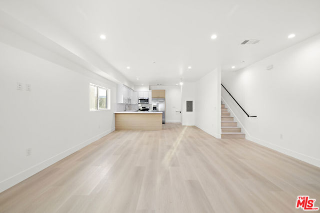 5651 Case Avenue photo 4