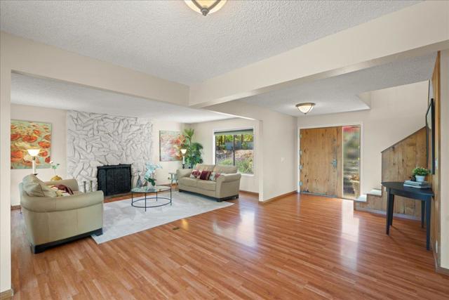878 Hillcrest Drive, Redwood City CA: https://media.crmls.org/mediaz/018e7fb0-666c-4c95-97ce-eaf1e6a514cd.jpg