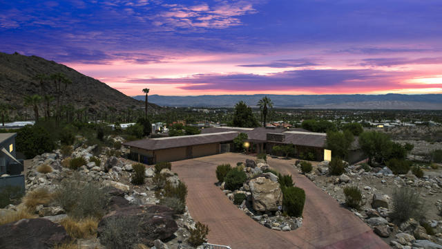 770 S La Mirada Road, Palm Springs CA: https://media.crmls.org/mediaz/018e9b3c-77ce-48b8-872e-a736040f2f10.jpg