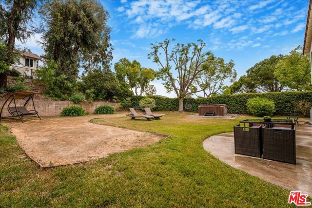 12084 London Grove Court, Moorpark CA: https://media.crmls.org/mediaz/018eca83-676b-4eec-b358-51dafc63ff80.jpg