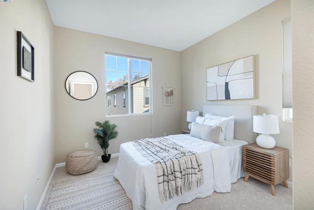 328 C St, Hayward CA: https://media.crmls.org/mediaz/018ecb87-74a7-4f39-8e5a-36430b17c5e1.jpg