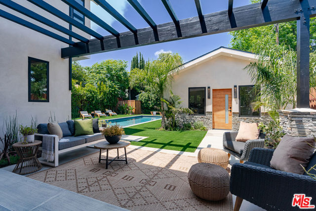 11559 La Maida Street, Valley Village CA: https://media.crmls.org/mediaz/018f45e3-6d2a-4e5d-a57a-e811c2ecd9ca.jpg
