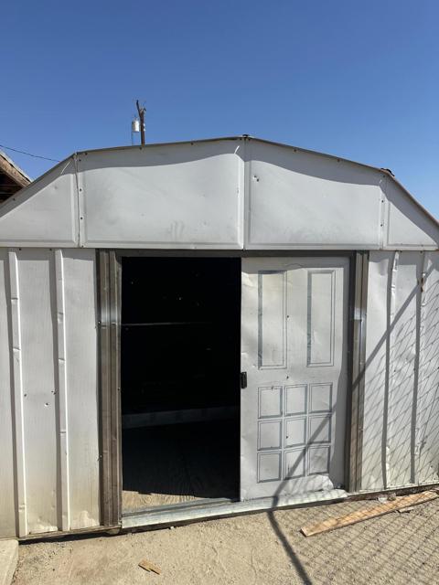 1204 Shore Garden Street, Thermal CA: https://media.crmls.org/mediaz/018f691f-c449-48b3-8e2d-531fa9ed8ace.jpg