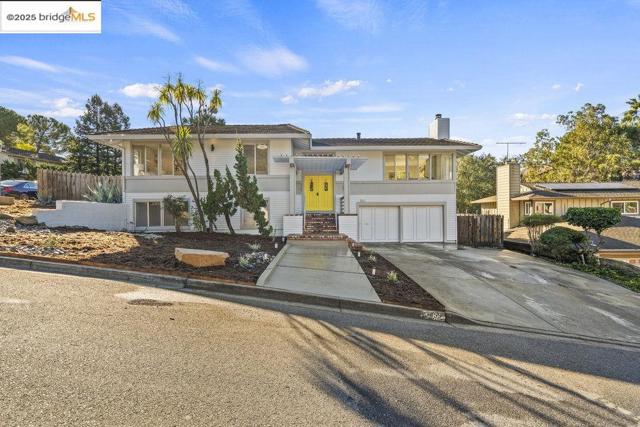 3459 Pinewood Dr, Hayward CA: https://media.crmls.org/mediaz/018fe3a9-5a81-426c-ae9c-b8b5cace69b1.jpg