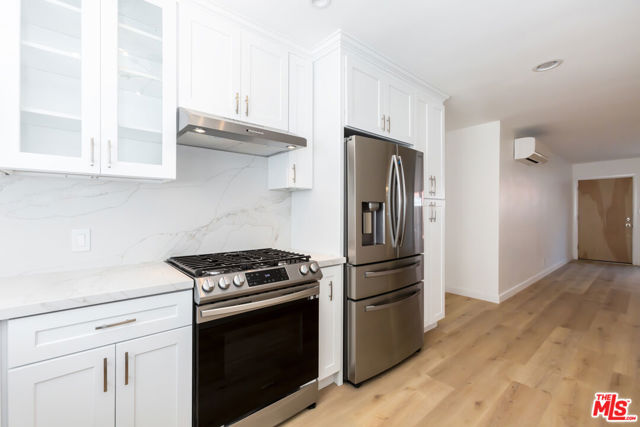 1268 N SWEETZER Avenue, West Hollywood CA: https://media.crmls.org/mediaz/0190b4b1-eb7a-49c5-8f09-ab7b80ccf52d.jpg