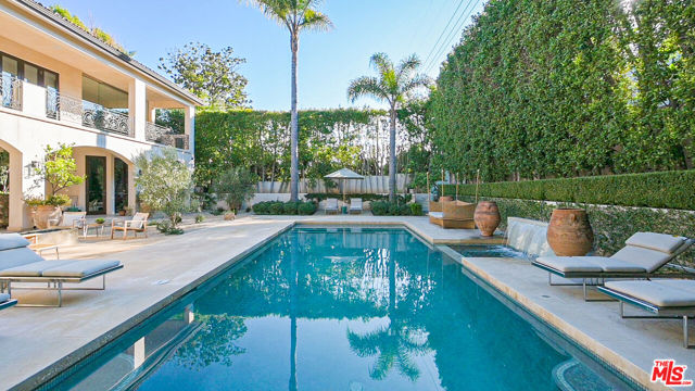 623 N ALTA Drive, Beverly Hills CA: https://media.crmls.org/mediaz/019176cd-ab83-49bc-8a41-9ea55e949172.jpg