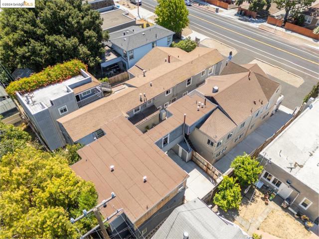 Image 24 of 33 For 416 Benicia Rd