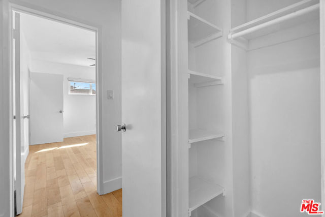 119 Paloma Avenue, Venice CA: https://media.crmls.org/mediaz/0192953d-f89d-44f4-b9e4-3021ee39c3ae.jpg