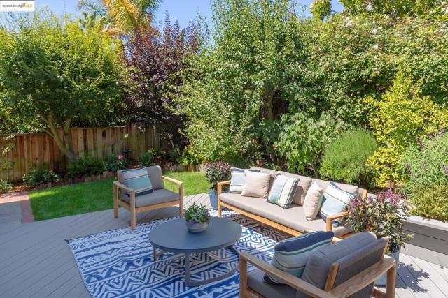 2773 Argyle Street, Oakland CA: https://media.crmls.org/mediaz/0192d5ec-8e6b-4cb1-857d-fc26ce39afcf.jpg