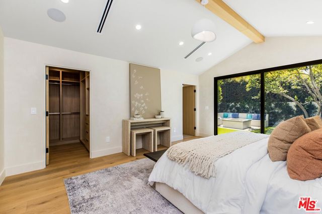 5305 Allott Avenue, Sherman Oaks CA: https://media.crmls.org/mediaz/0192f5f4-6301-485e-8368-7834bd7ff9cc.jpg