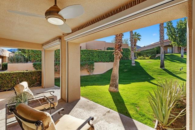 73481 Poinciana Place, Palm Desert CA: https://media.crmls.org/mediaz/01930a65-efad-44fe-919f-b82dcc6cf237.jpg