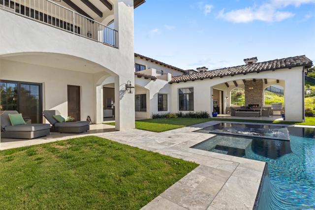 7545 Top O The Morning Way, San Diego CA: https://media.crmls.org/mediaz/019326ec-bc72-4dca-aad6-ae046bf5c7ec.jpg