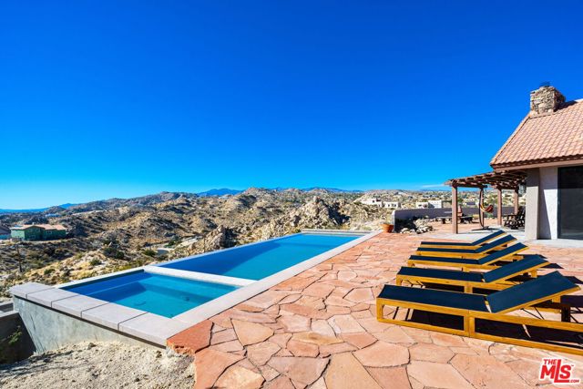 57387 San Juan Road, Yucca Valley CA: https://media.crmls.org/mediaz/019429aa-11be-47a7-8ab0-8f38d90edabc.jpg