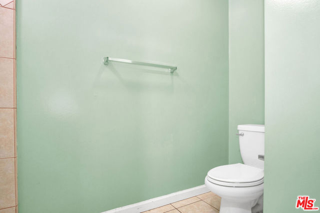 7275 Fountain Avenue, Los Angeles CA: https://media.crmls.org/mediaz/0195bd50-47d8-4a9f-b3b1-c0f058c8ed4f.jpg