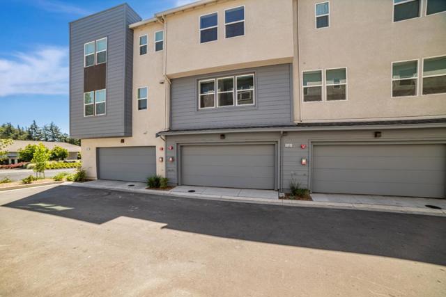 5609 Linen Court, San Ramon CA: https://media.crmls.org/mediaz/0195cc75-c86f-4106-a32f-d3fe3993fe39.jpg