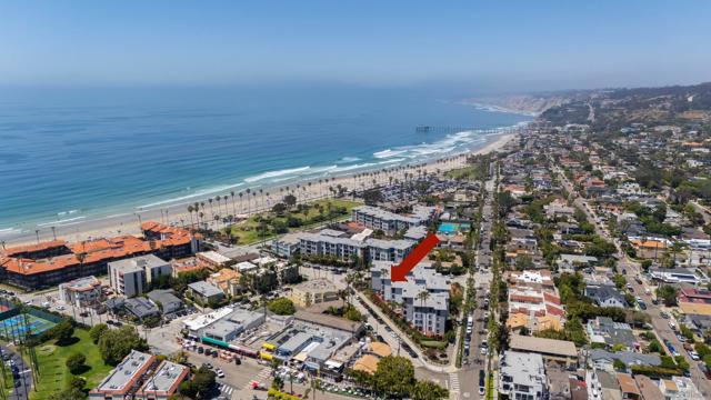 8110 El Paseo Grande, La Jolla CA: https://media.crmls.org/mediaz/01963dcb-6cf7-48a7-9b7d-2766dbf0bd8d.jpg