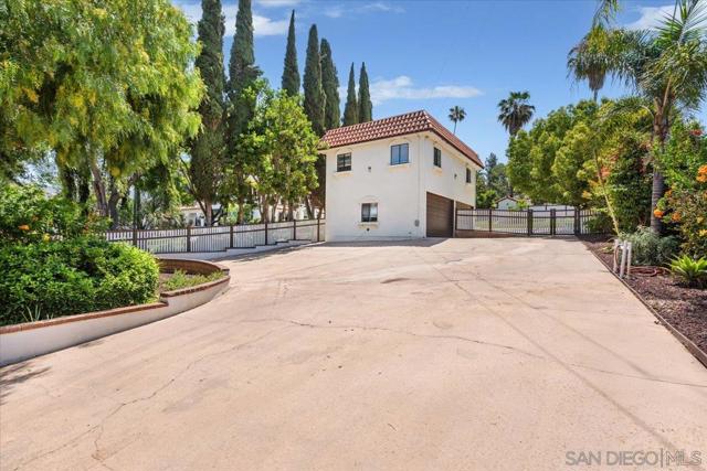 2103 Sunnyside Ave, El Cajon CA: https://media.crmls.org/mediaz/01965837-cebf-49ca-ab88-5299c8418eb3.jpg