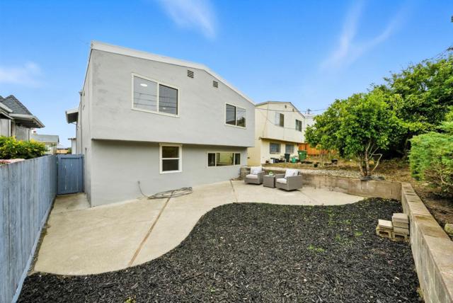 362 Lakeshire Drive, Daly City CA: https://media.crmls.org/mediaz/0196fa55-0b81-44d2-a3fe-d4ca97779097.jpg