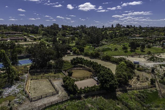 5305 La Crescenta, Rancho Santa Fe CA: https://media.crmls.org/mediaz/01970c7a-cd4b-4bda-b0f8-a8ec90a0b658.jpg