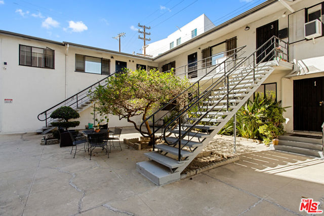 1815 Greenfield Avenue photo 3