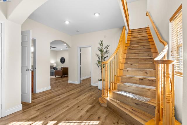 6176 Thomas Ave, Newark CA: https://media.crmls.org/mediaz/0197dc47-39a3-46bb-abb5-0bb5a411160e.jpg