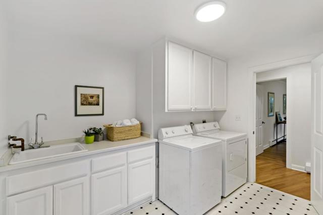 136 Finger Avenue, Redwood City CA: https://media.crmls.org/mediaz/0197efee-c579-4af0-90a5-4269a7780799.jpg