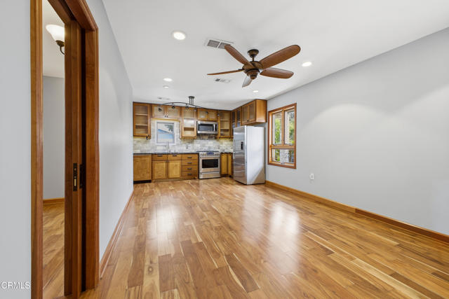 Detail Gallery Image 6 of 25 For 2163 E Del Mar Bld, Pasadena,  CA 91107 - 2 Beds | 2 Baths