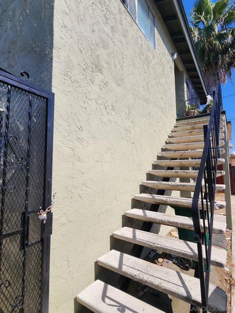 4129 Chamoune, San Diego, California 92105, ,Multi-Family,For Sale,Chamoune,250001262SD