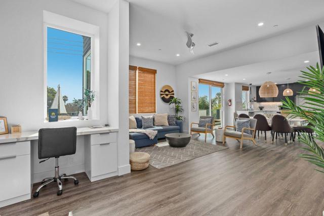 508 N Tremont Street, Oceanside CA: https://media.crmls.org/mediaz/0199da31-bb78-4924-a683-c3a79a06eb1d.jpg