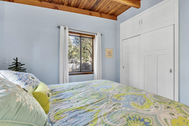 53340 Idyllbrook Drive, Idyllwild CA: https://media.crmls.org/mediaz/019a1f91-857a-4cbf-b172-0794b323038e.jpg